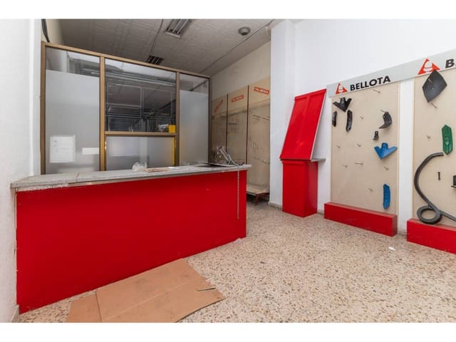 Kaupallinen myytävänä paikassa Mislata - 255 000 € (Ref: 9671058)