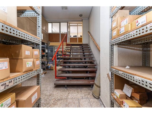 Kaupallinen myytävänä paikassa Mislata - 255 000 € (Ref: 9671058)