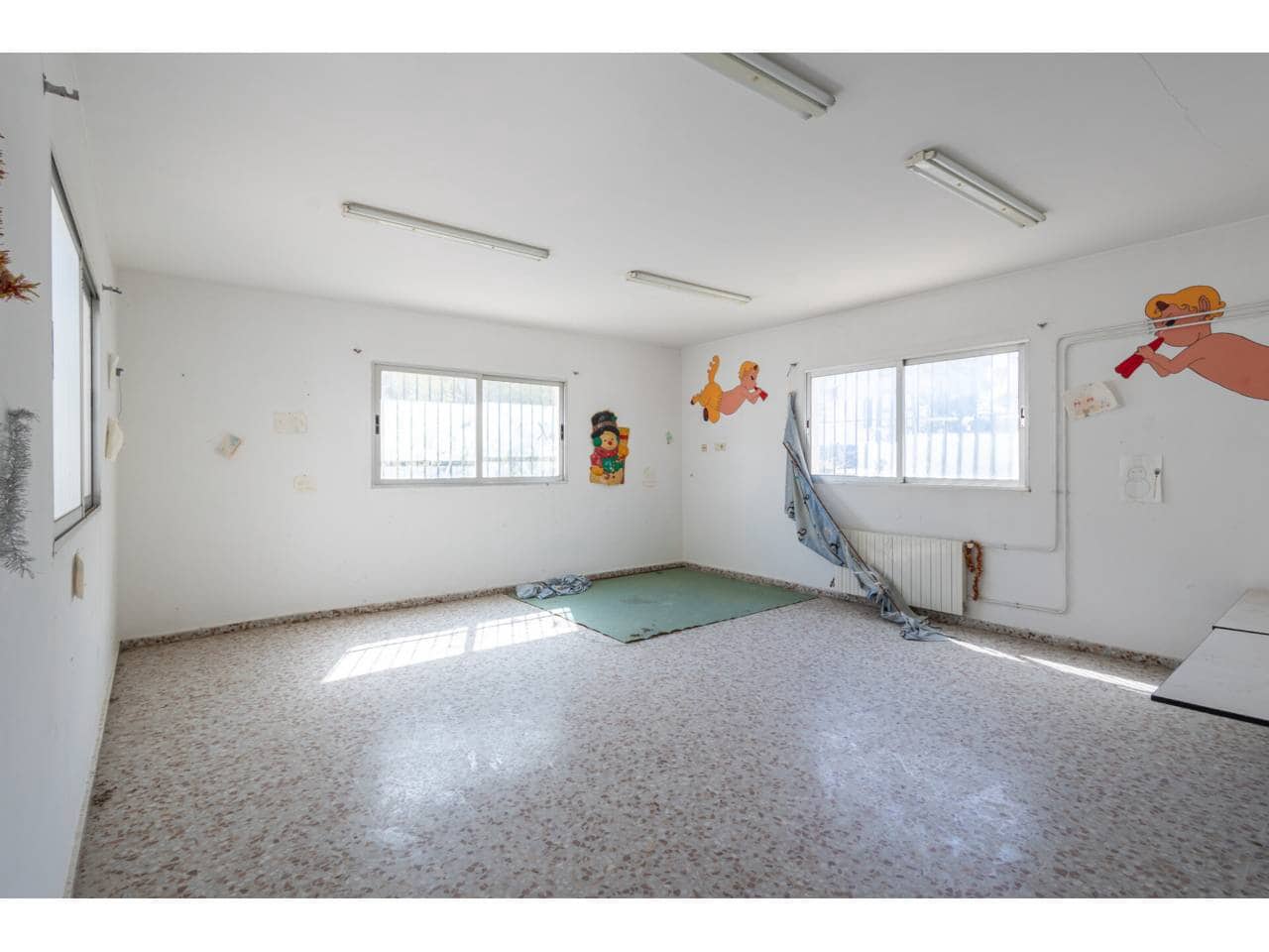 6 quarto Moradia para venda em Manises com garagem - 370 000 € (Ref: 9671059)