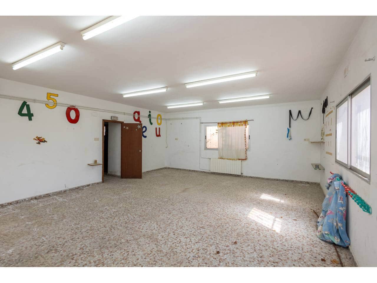 6 quarto Moradia para venda em Manises com garagem - 370 000 € (Ref: 9671059)
