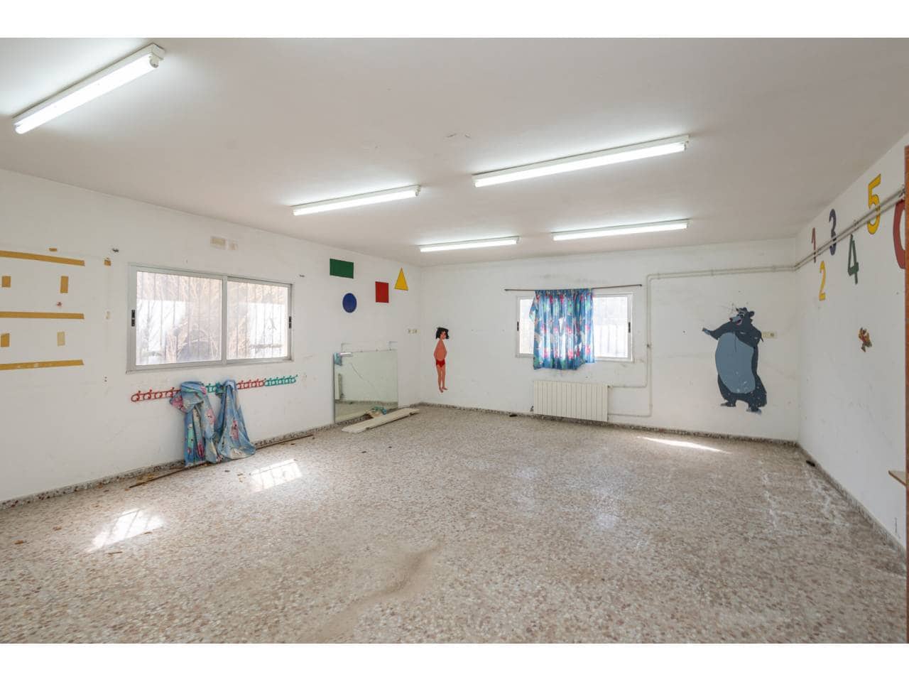 6 quarto Moradia para venda em Manises com garagem - 370 000 € (Ref: 9671059)