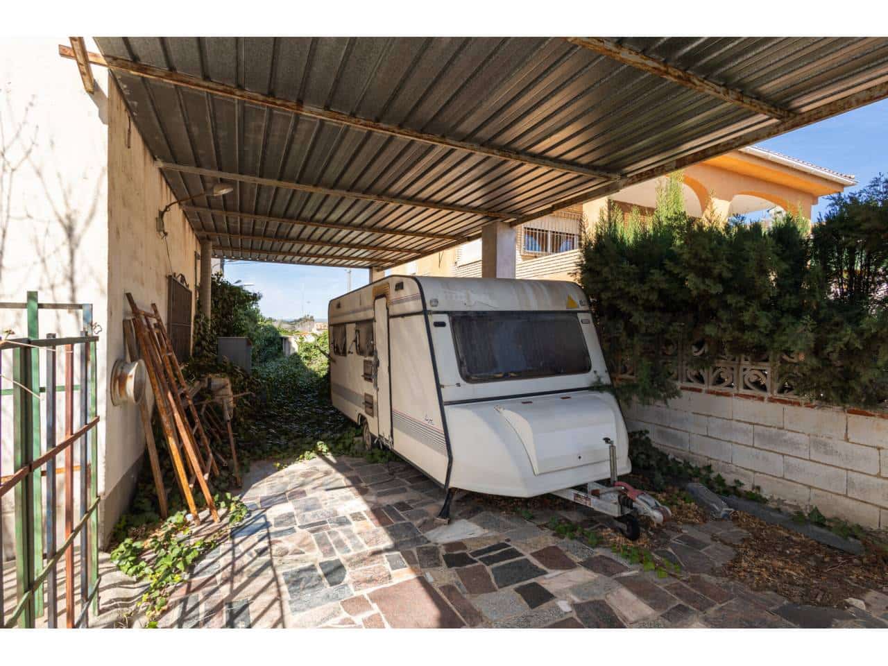 6 quarto Moradia para venda em Manises com garagem - 370 000 € (Ref: 9671059)