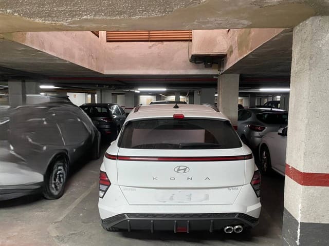 Garage for sale in Valencia city - € 37,000 (Ref: 9721011)