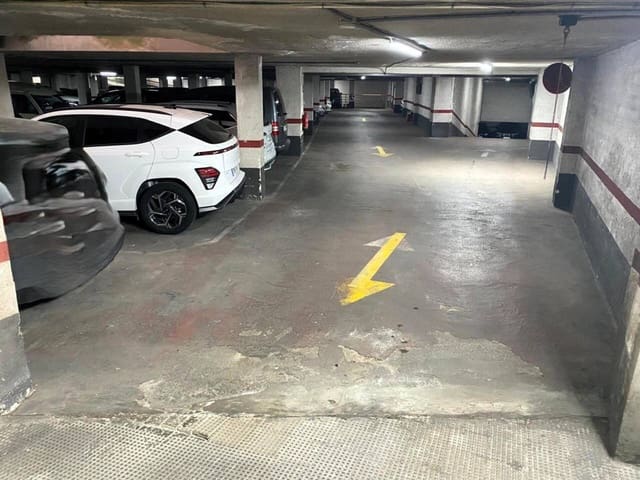 Garage for sale in Valencia city - € 37,000 (Ref: 9721011)