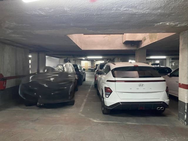 Garage for sale in Valencia city - € 37,000 (Ref: 9721011)