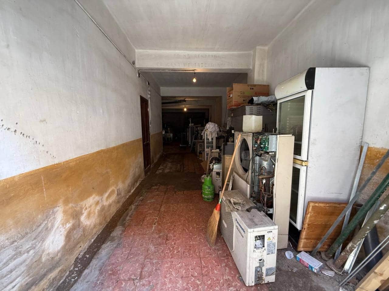 Commercial for sale in Valencia city - € 99,000 (Ref: 9725022)