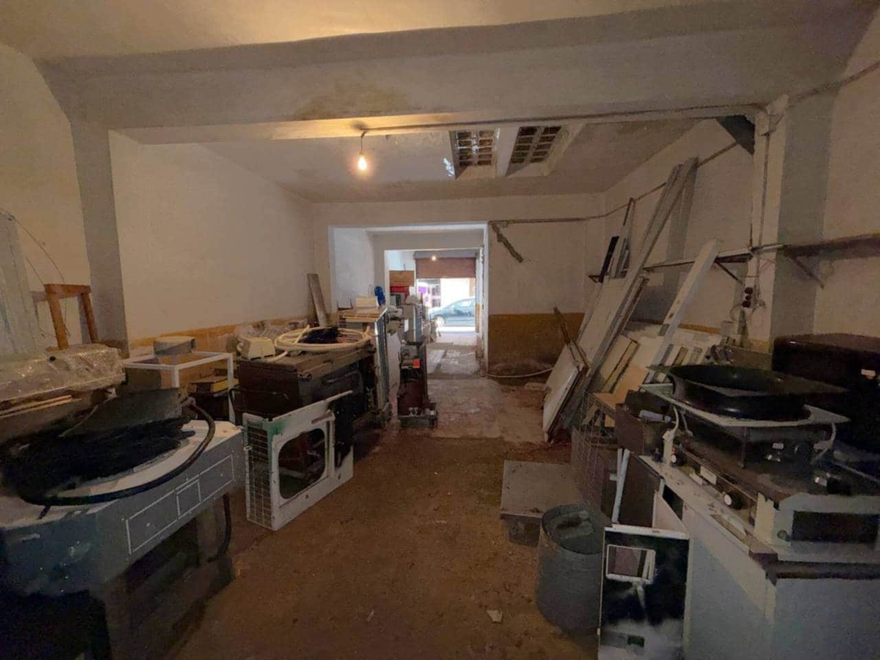 Commercial for sale in Valencia city - € 99,000 (Ref: 9725022)