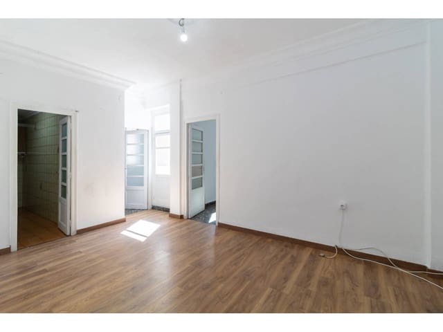 Piso de 4 habitaciones en València ciudad en venta - 275.000 € (Ref: 9734217)