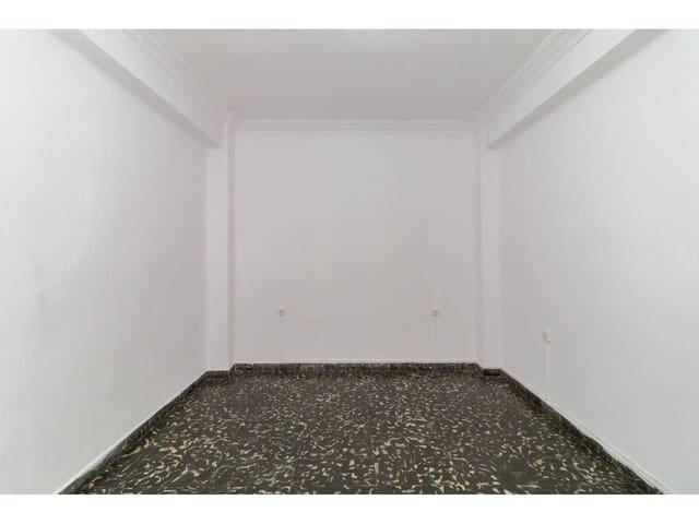 Piso de 4 habitaciones en València ciudad en venta - 275.000 € (Ref: 9734217)