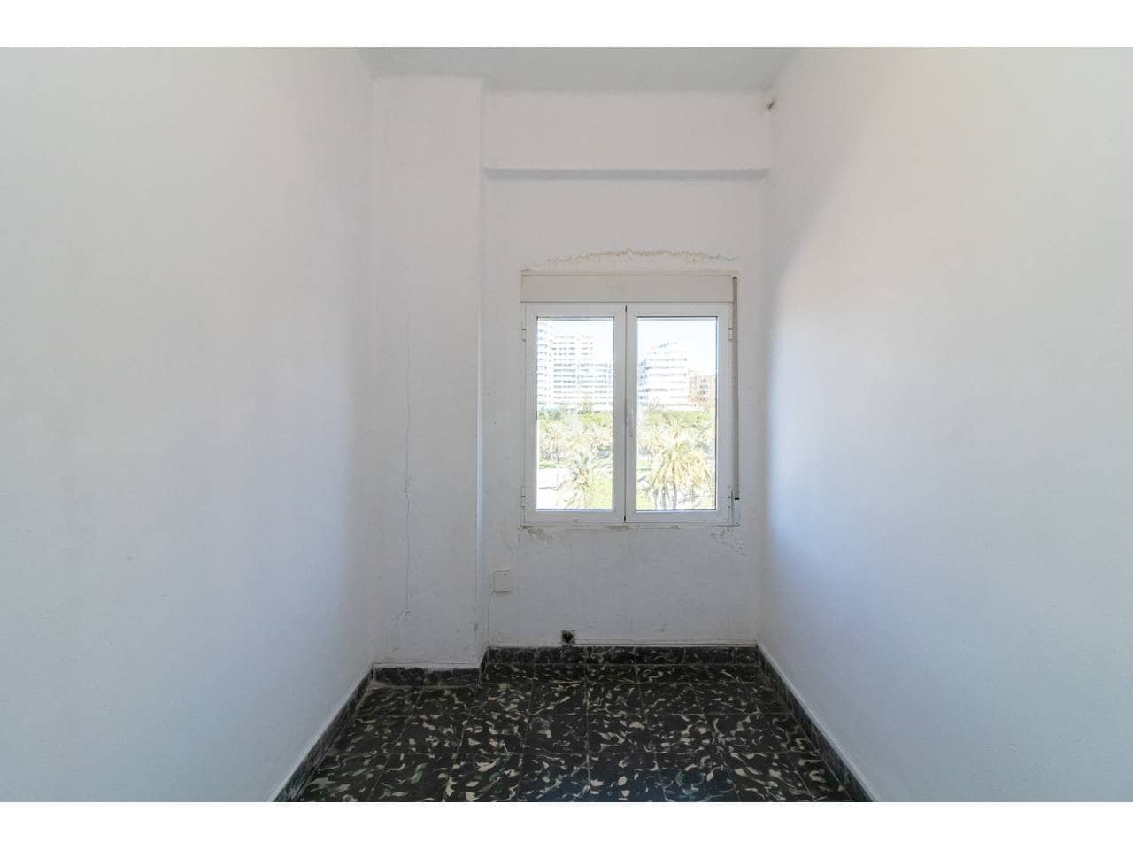 4 sypialnia Mieszkanie na sprzedaż w Miasto Walencja - 275 000 € (Ref: 9734217)