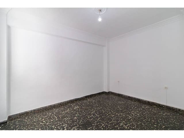 Piso de 4 habitaciones en València ciudad en venta - 275.000 € (Ref: 9734217)