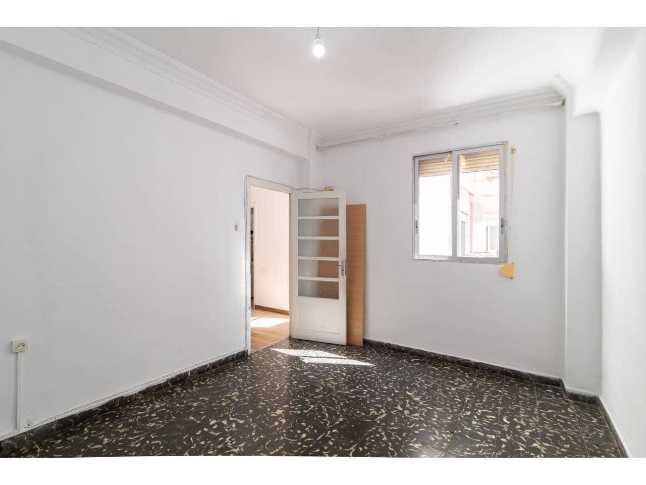 4 sypialnia Mieszkanie na sprzedaż w Miasto Walencja - 275 000 € (Ref: 9734217)