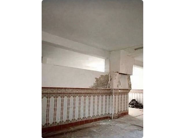 Local Comercial en Torrent en venta - 174.000 € (Ref: 9758274)