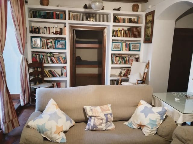 Casa de 6 habitaciones en Almonte en venta - 180.000 € (Ref: 9784153)