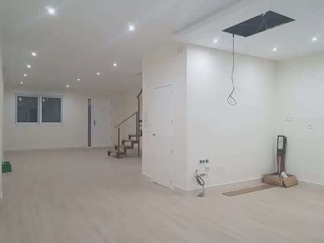 3 soveværelse Byhus til salg i Almonte med garage - € 175.000 (Ref: 9784154)