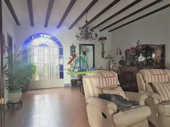 4 soveværelse Byhus til salg i Almonte med garage - € 300.000 (Ref: 9784155)