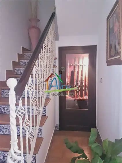 4 soveværelse Byhus til salg i Almonte med garage - € 300.000 (Ref: 9784155)