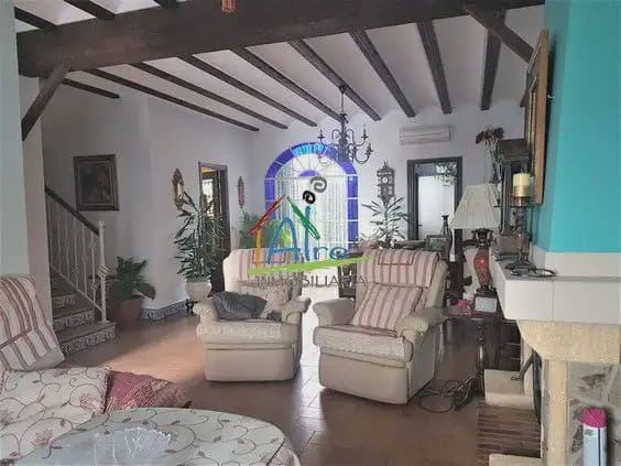 4 soveværelse Byhus til salg i Almonte med garage - € 300.000 (Ref: 9784155)