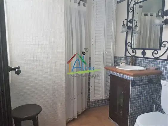 4 soveværelse Byhus til salg i Almonte med garage - € 300.000 (Ref: 9784155)