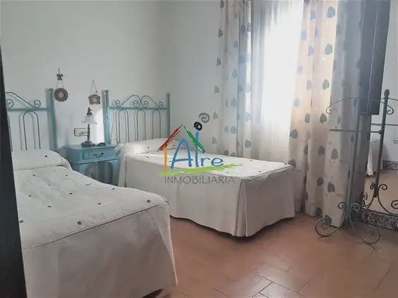 4 soveværelse Byhus til salg i Almonte med garage - € 300.000 (Ref: 9784155)