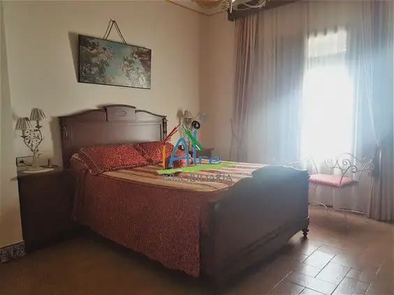 4 soveværelse Byhus til salg i Almonte med garage - € 300.000 (Ref: 9784155)