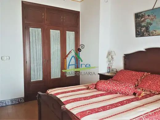 4 soveværelse Byhus til salg i Almonte med garage - € 300.000 (Ref: 9784155)