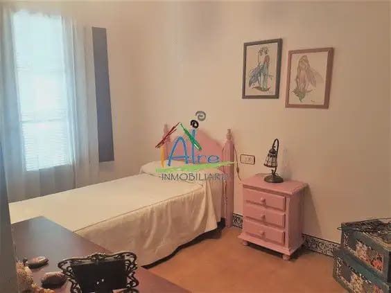 4 soveværelse Byhus til salg i Almonte med garage - € 300.000 (Ref: 9784155)