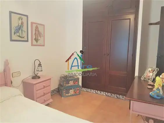 4 soveværelse Byhus til salg i Almonte med garage - € 300.000 (Ref: 9784155)