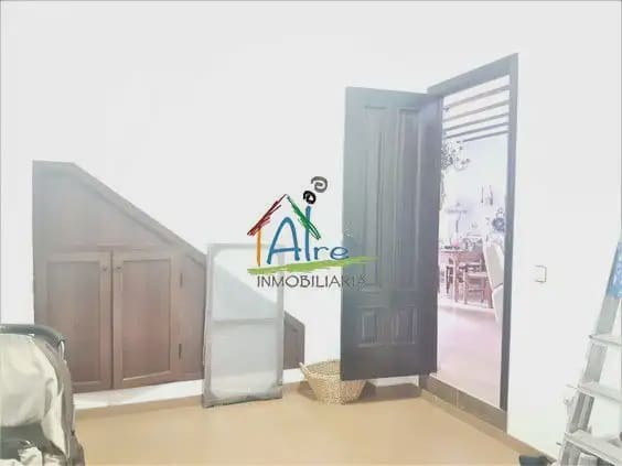 4 soveværelse Byhus til salg i Almonte med garage - € 300.000 (Ref: 9784155)