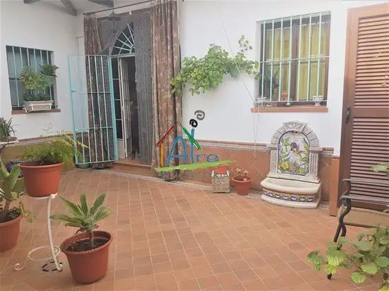 4 soveværelse Byhus til salg i Almonte med garage - € 300.000 (Ref: 9784155)