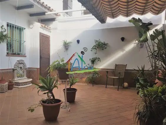 4 soveværelse Byhus til salg i Almonte med garage - € 300.000 (Ref: 9784155)