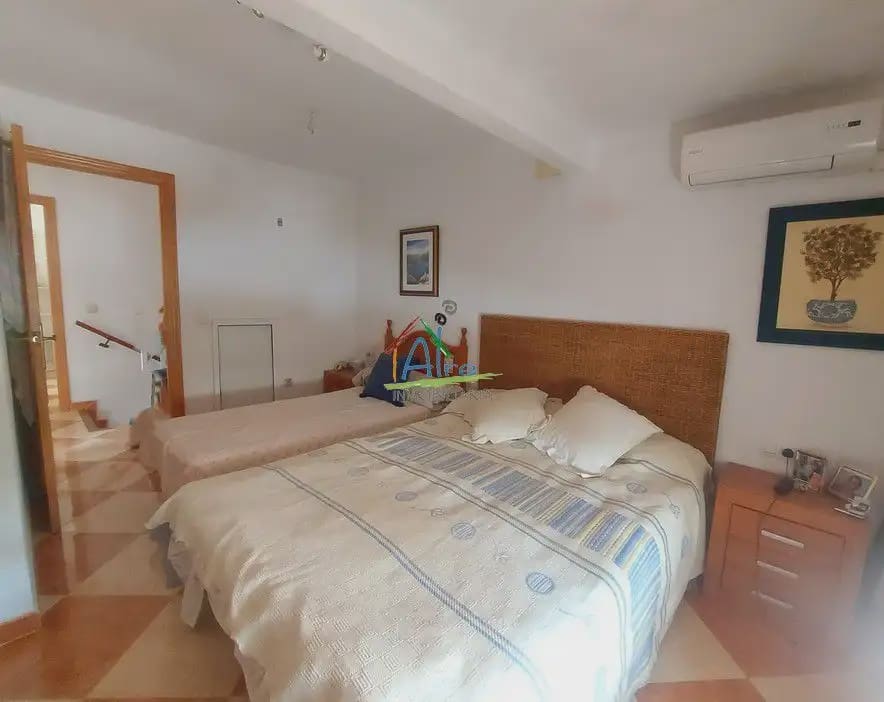 7 bedroom Villa for sale in Almonte with pool garage - € 380,000 (Ref: 9784157)