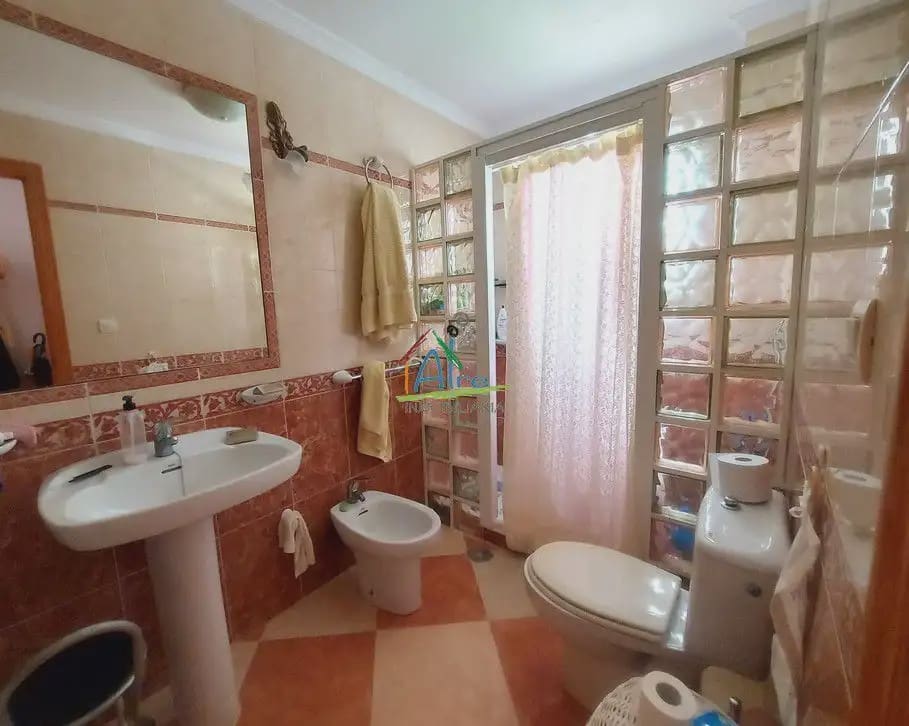 7 bedroom Villa for sale in Almonte with pool garage - € 380,000 (Ref: 9784157)