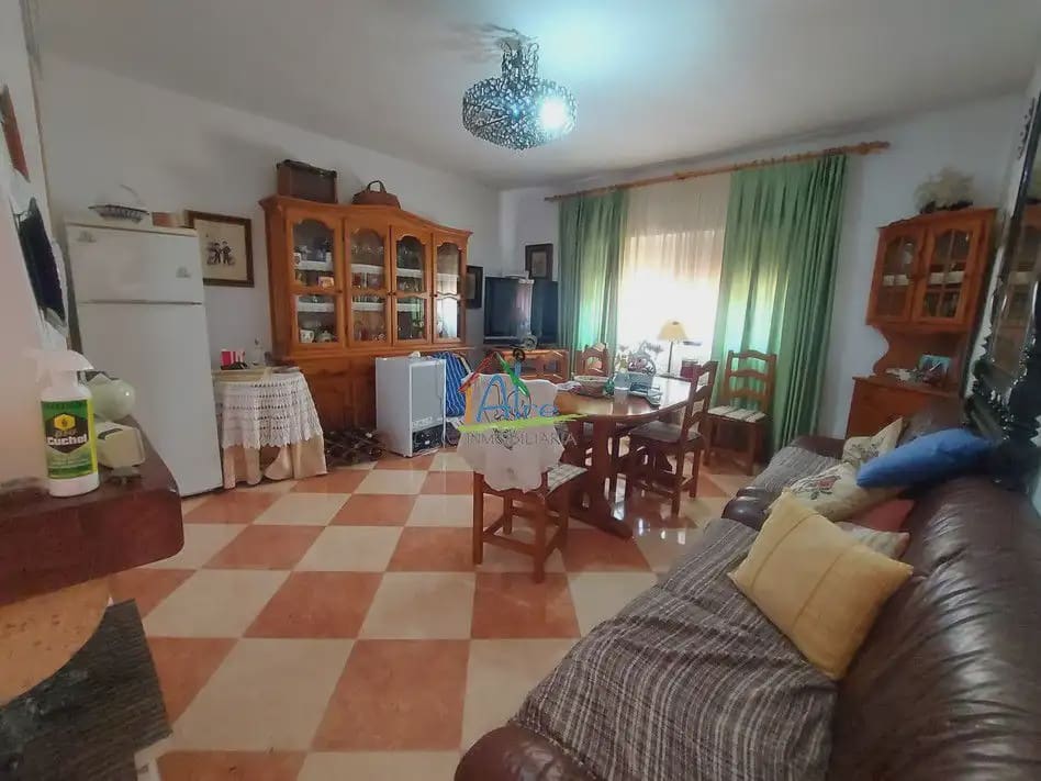 7 bedroom Villa for sale in Almonte with pool garage - € 380,000 (Ref: 9784157)