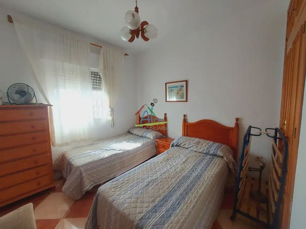 7 bedroom Villa for sale in Almonte with pool garage - € 380,000 (Ref: 9784157)