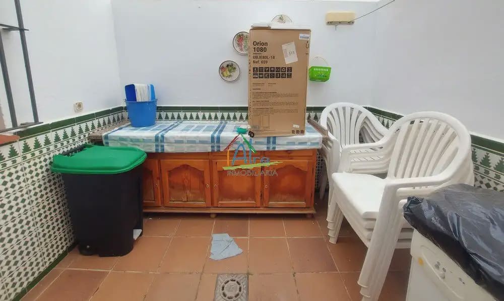 7 bedroom Villa for sale in Almonte with pool garage - € 380,000 (Ref: 9784157)