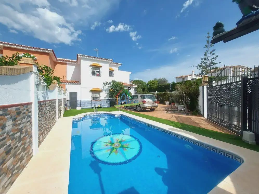 7 bedroom Villa for sale in Almonte with pool garage - € 380,000 (Ref: 9784157)