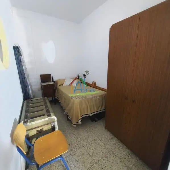 6 bedroom Townhouse for sale in Cala with garage - € 500,000 (Ref: 9784158)