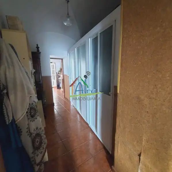 6 bedroom Townhouse for sale in Cala with garage - € 500,000 (Ref: 9784158)