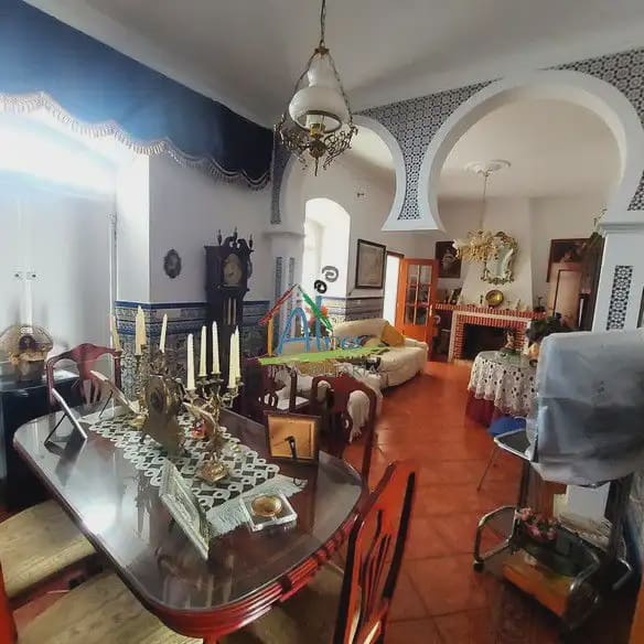 6 bedroom Townhouse for sale in Cala with garage - € 500,000 (Ref: 9784158)