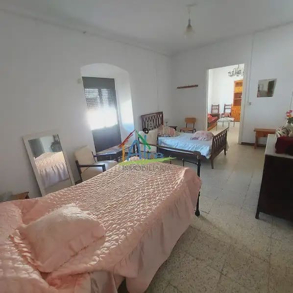 6 bedroom Townhouse for sale in Cala with garage - € 500,000 (Ref: 9784158)