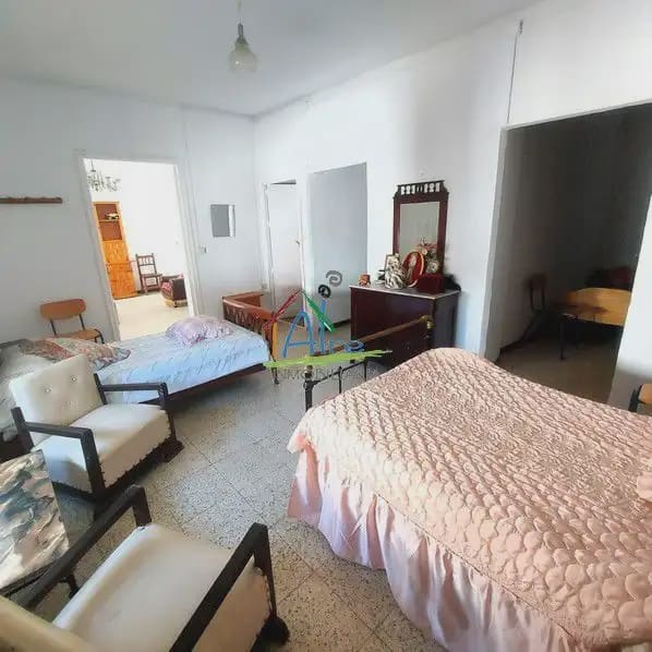 6 bedroom Townhouse for sale in Cala with garage - € 500,000 (Ref: 9784158)