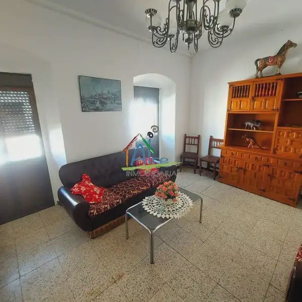 6 bedroom Townhouse for sale in Cala with garage - € 500,000 (Ref: 9784158)