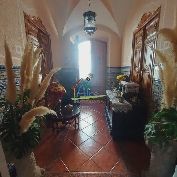 6 bedroom Townhouse for sale in Cala with garage - € 500,000 (Ref: 9784158)