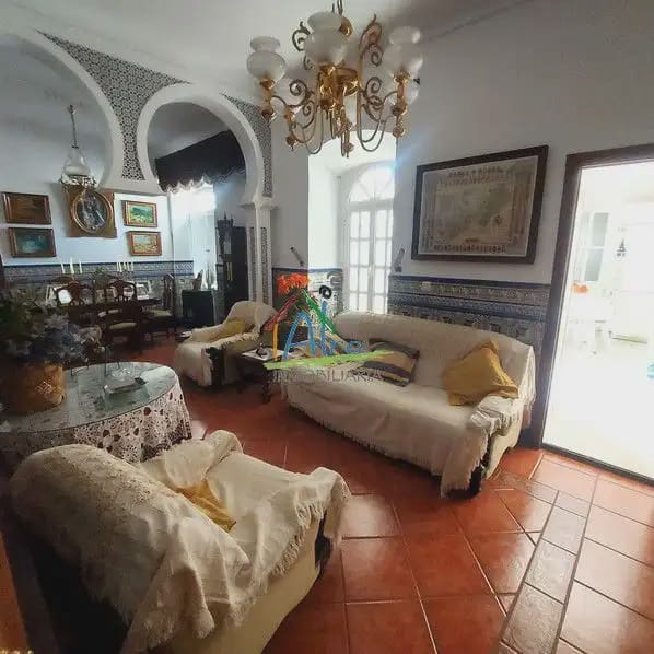 6 bedroom Townhouse for sale in Cala with garage - € 500,000 (Ref: 9784158)