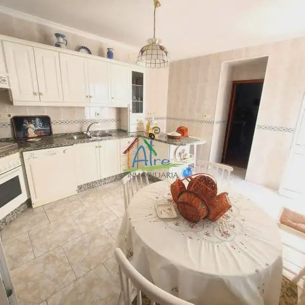 6 bedroom Townhouse for sale in Cala with garage - € 500,000 (Ref: 9784158)