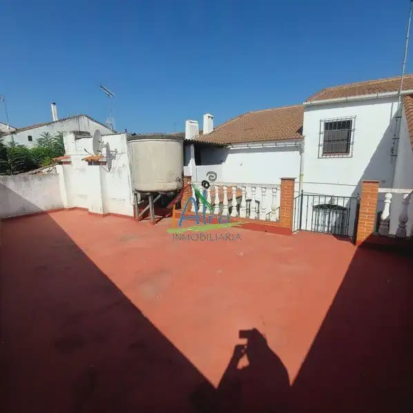 6 bedroom Townhouse for sale in Cala with garage - € 500,000 (Ref: 9784158)