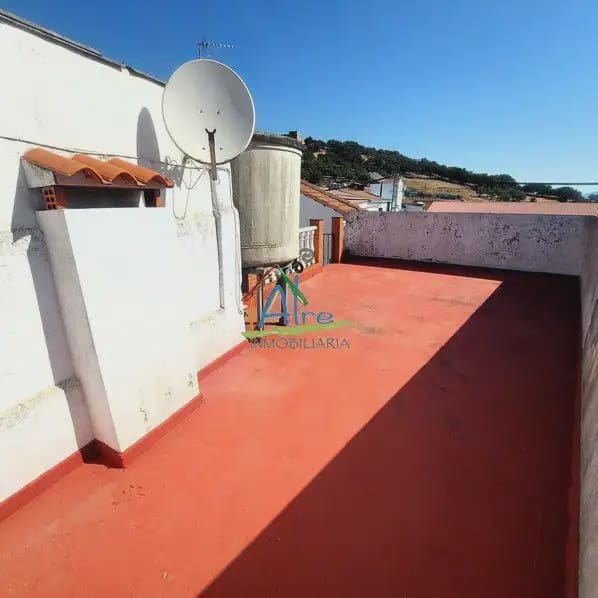 6 bedroom Townhouse for sale in Cala with garage - € 500,000 (Ref: 9784158)