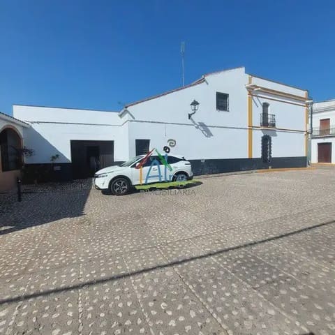 6 slaapkamer Huis te koop in Cala met garage - € 500.000 (Ref: 9784158)