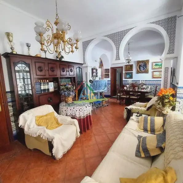 6 bedroom Townhouse for sale in Cala with garage - € 500,000 (Ref: 9784158)